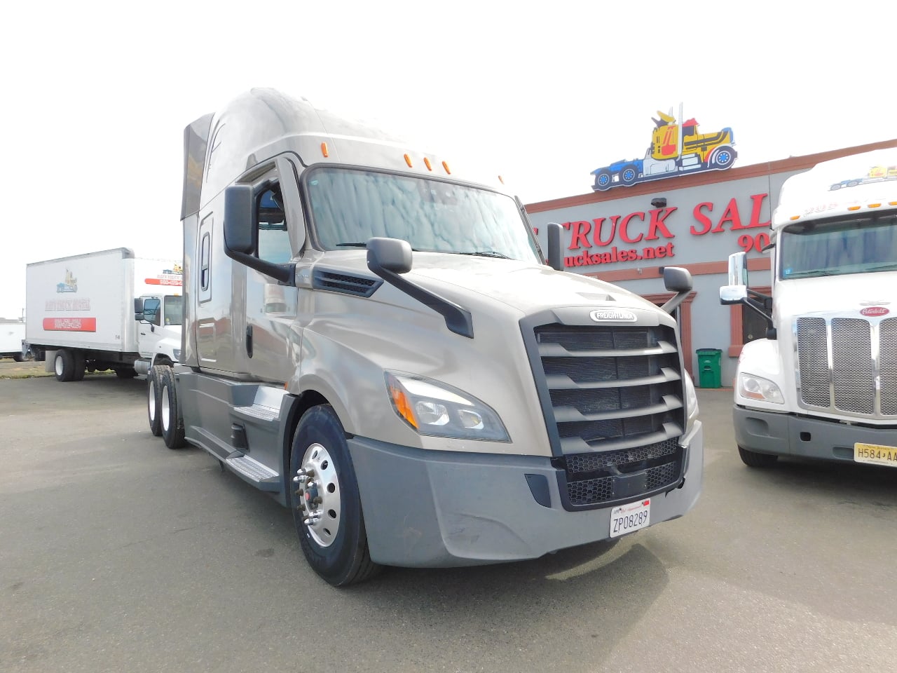 2022 FREIGHTLINER CASCADIA Tandem Axle Sleeper #1 2022 FREIGHTLINER CASCADIA Tandem Axle Sleeper #1